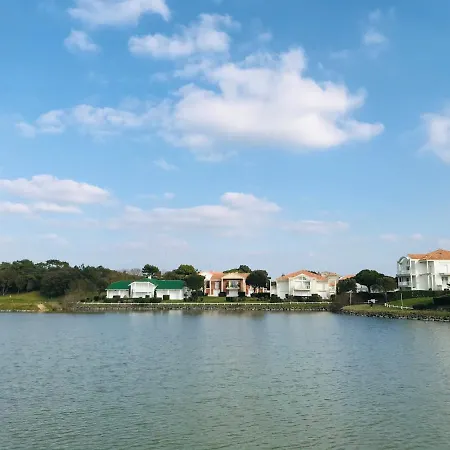 度假居 Maison Du Lac, Golf Et Ocean A 100m *