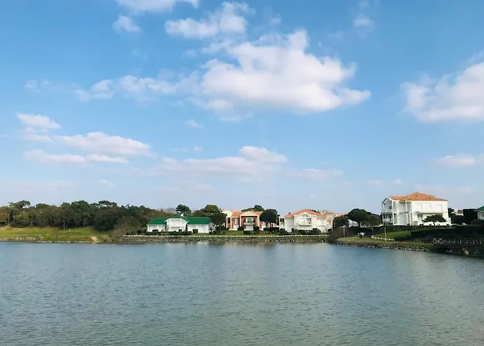 펜션 Maison Du Lac, Golf Et Ocean A 100m *